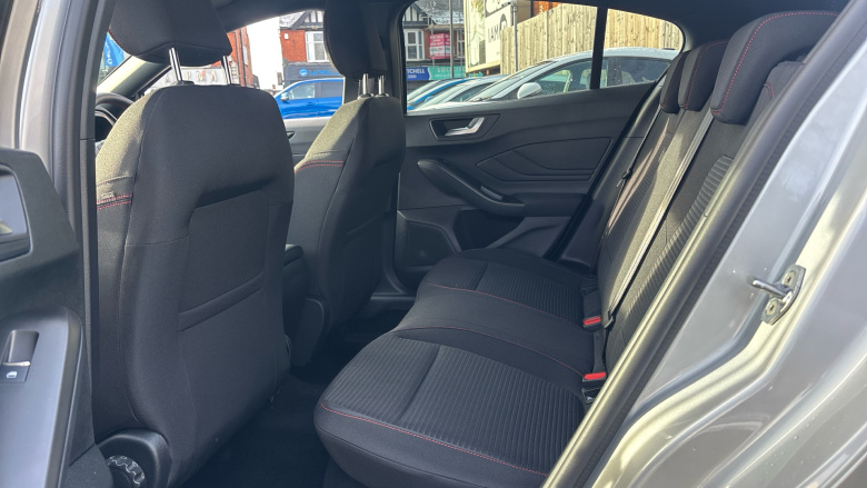 Ford Focus 1.0 EcoBoost Hybrid mHEV 155 ST-Line 5dr Auto Petrol Hatchback